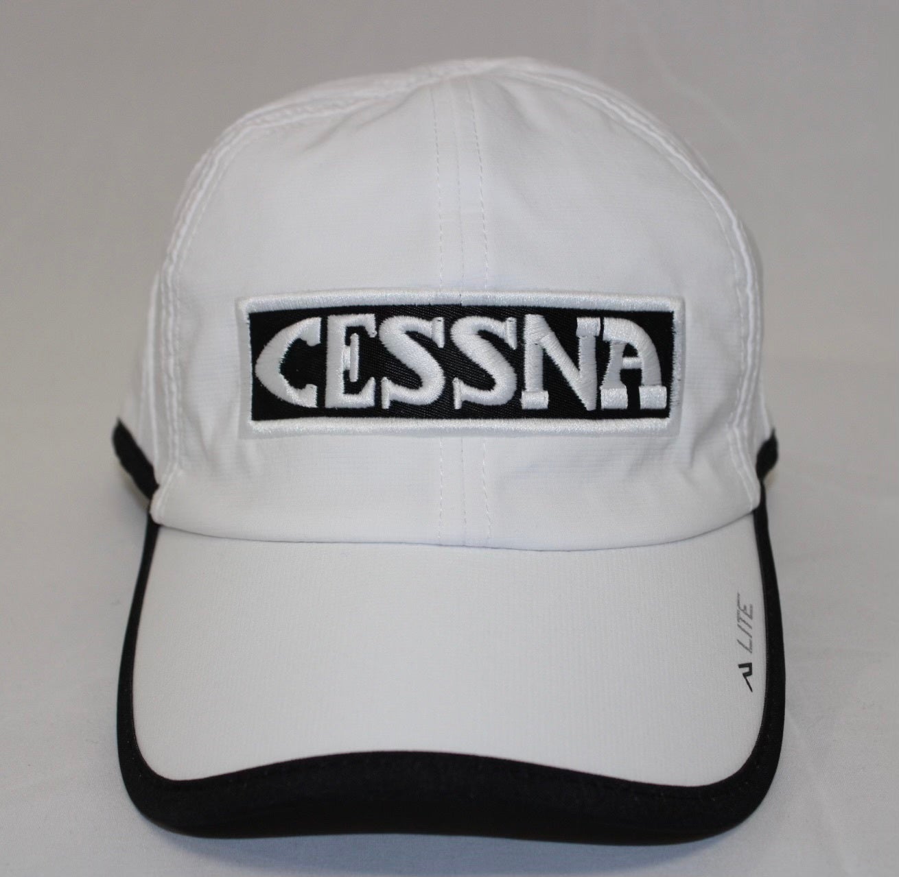 Buttonless Cessna Hat